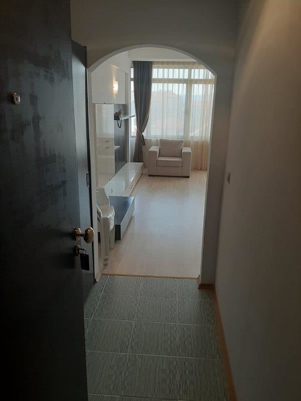 Панорамен апартамент в затворен комплекс на първа линия в Царево