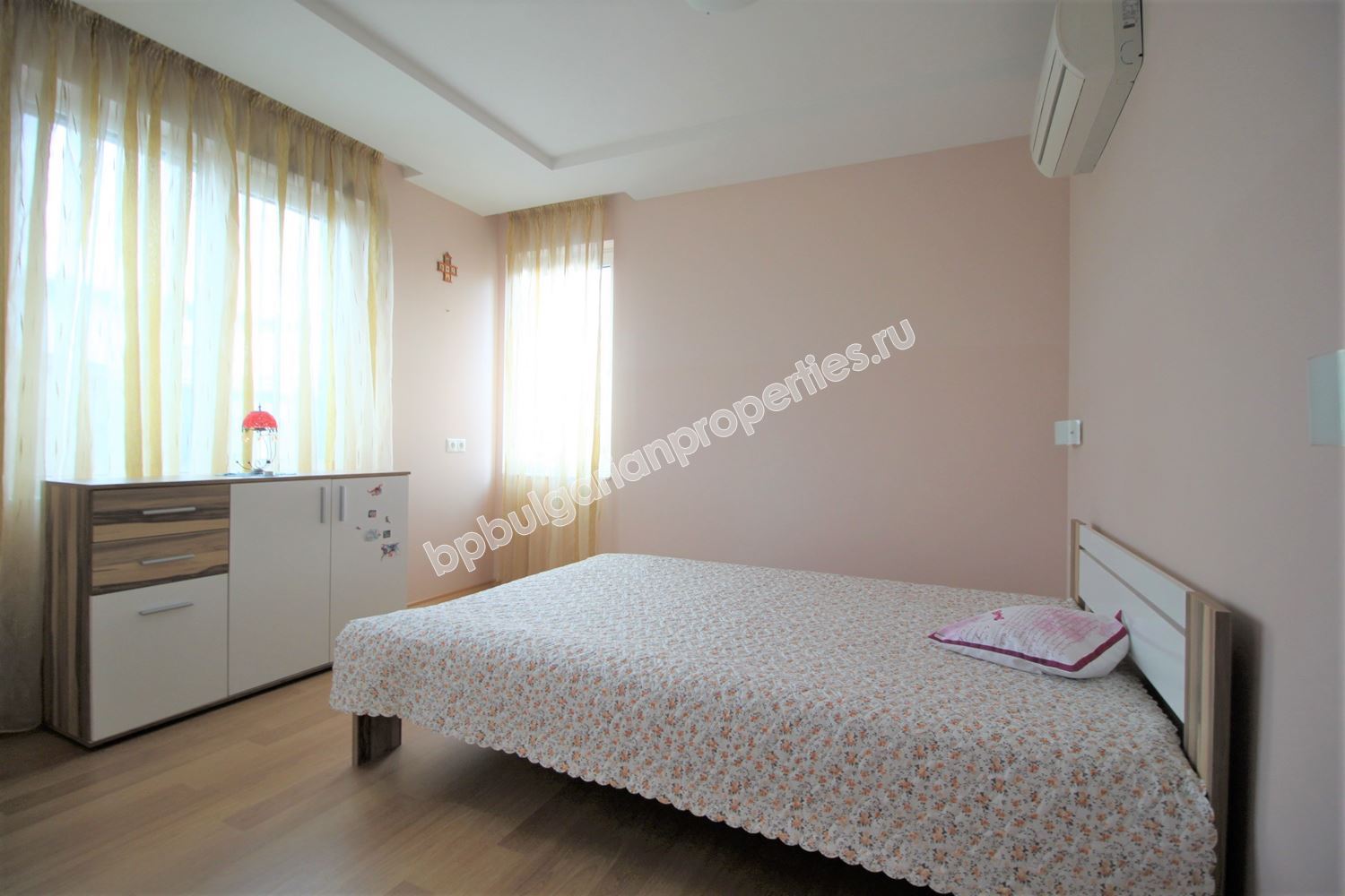 Обзаведен тристаен апартамент близо до морето в Равда Обзаведен тристаен апартамент близо до морето в Равда