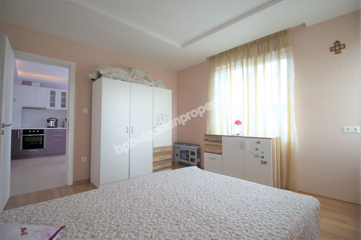 Обзаведен тристаен апартамент близо до морето в Равда Обзаведен тристаен апартамент близо до морето в Равда