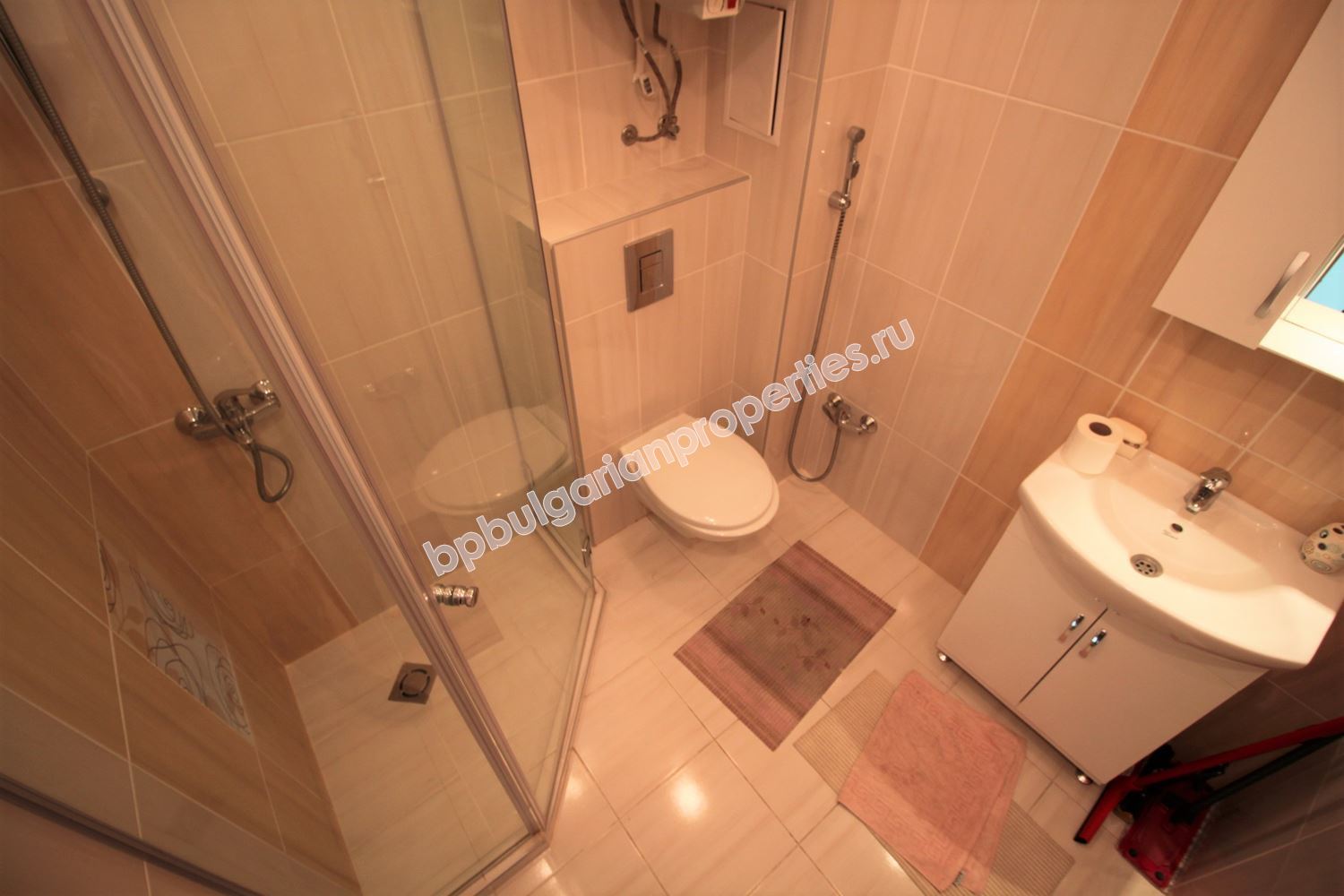 Обзаведен тристаен апартамент близо до морето в Равда Обзаведен тристаен апартамент близо до морето в Равда