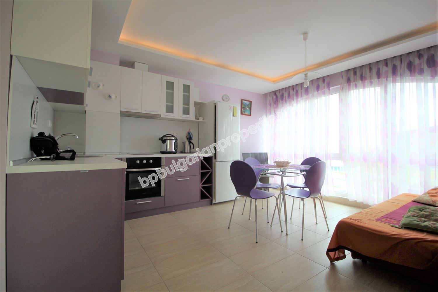 Обзаведен тристаен апартамент близо до морето в Равда Обзаведен тристаен апартамент близо до морето в Равда