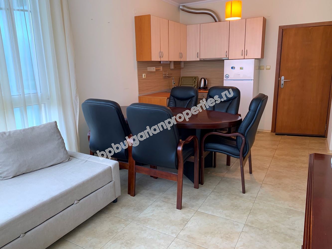 Апартамент с гледка море на първа линия в Несебър