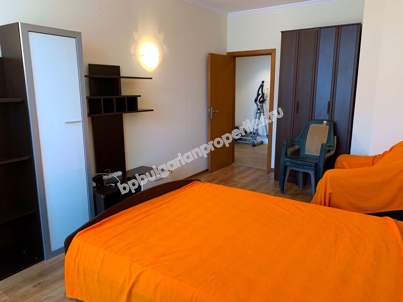 Апартамент с гледка море на първа линия в Несебър