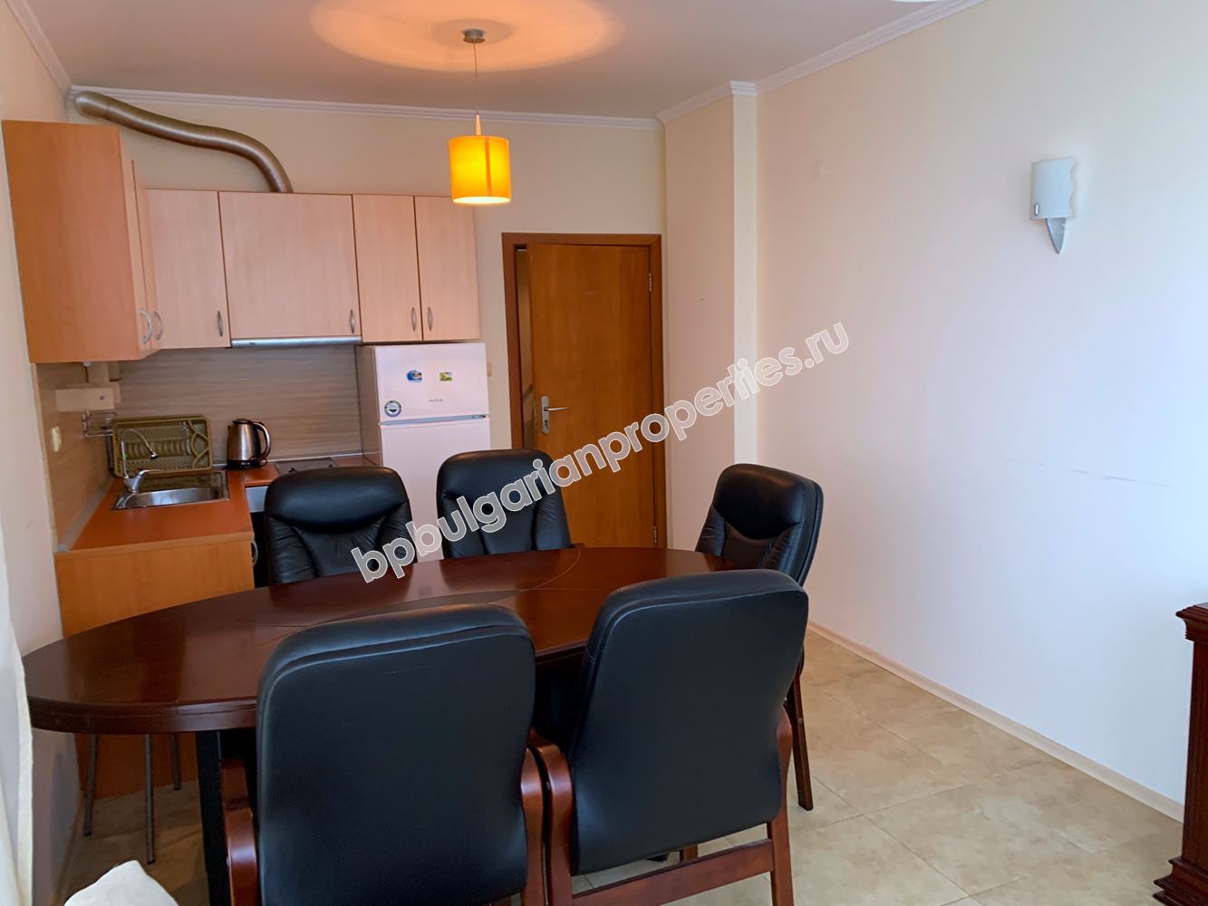 Апартамент с гледка море на първа линия в Несебър