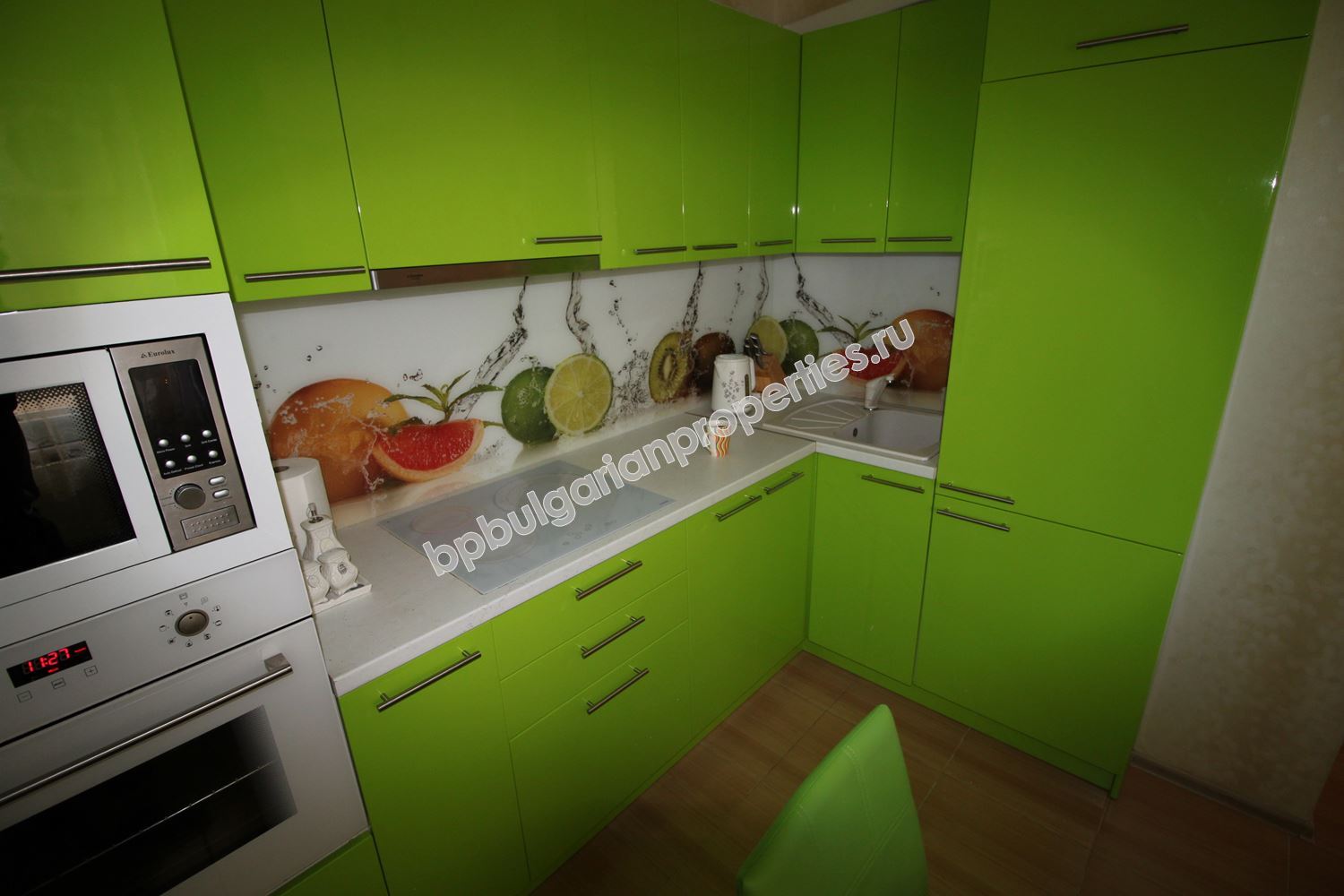 Апартамент с 2 спални в луксозен комплекс в Несебър