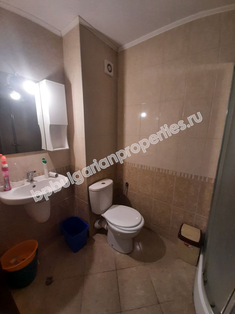 Обзаведен двустаен апартамент на 100 метра от морето, Поморие, централна част