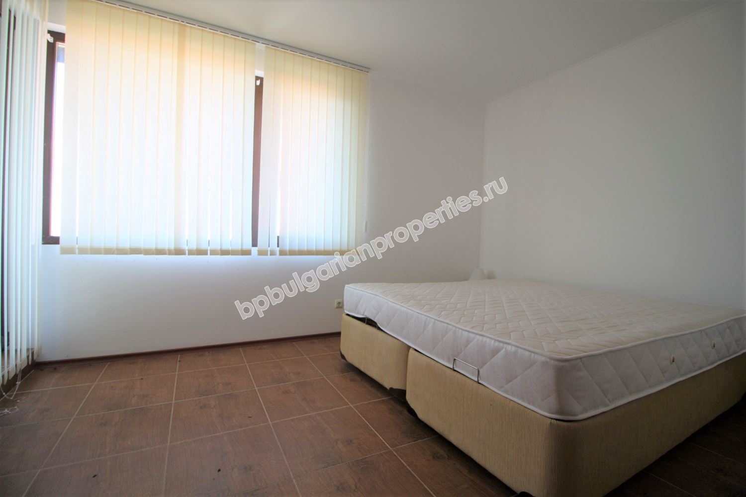 Двуетажен таунхаус в затворен комплекс близо до морето