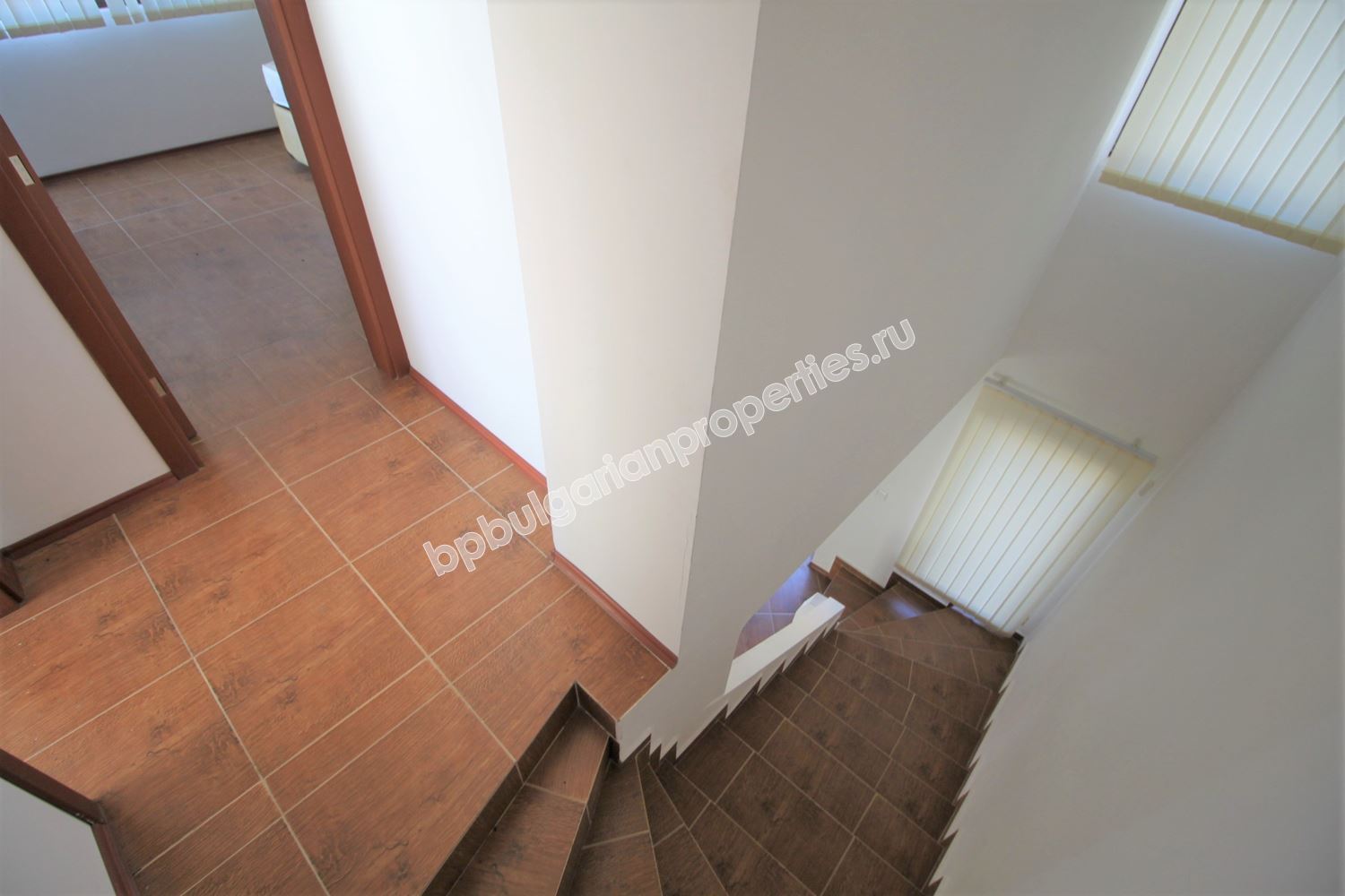 Двуетажен таунхаус в затворен комплекс близо до морето