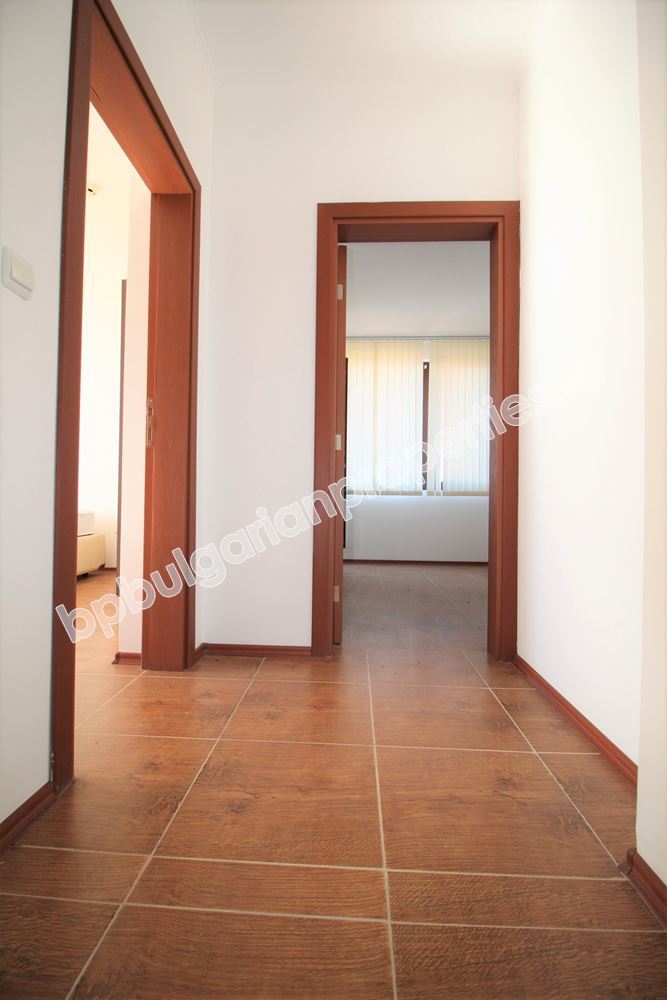 Двуетажен таунхаус в затворен комплекс близо до морето