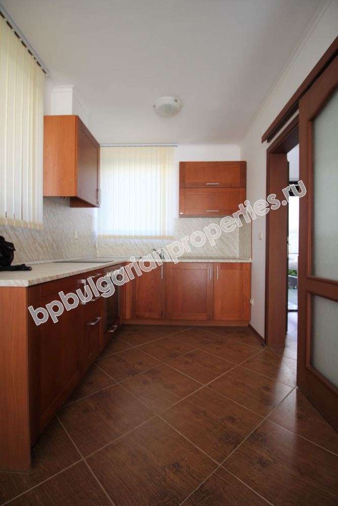 Двуетажен таунхаус в затворен комплекс близо до морето