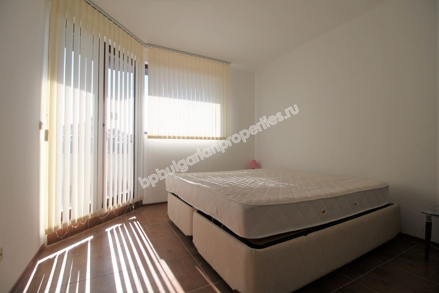 Двуетажен таунхаус в затворен комплекс близо до морето