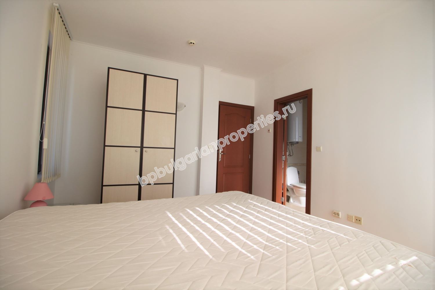 Двуетажен таунхаус в затворен комплекс близо до морето