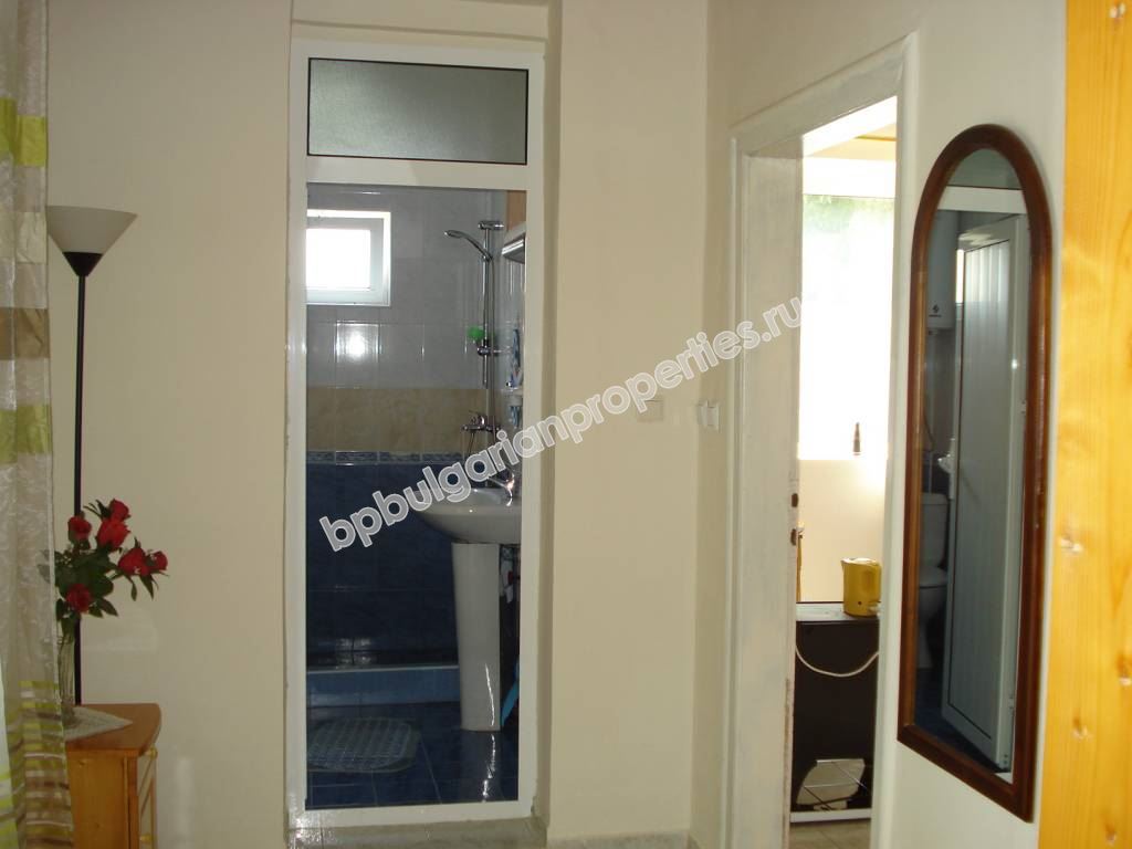 Реновирана къща с двор, област Ямбол