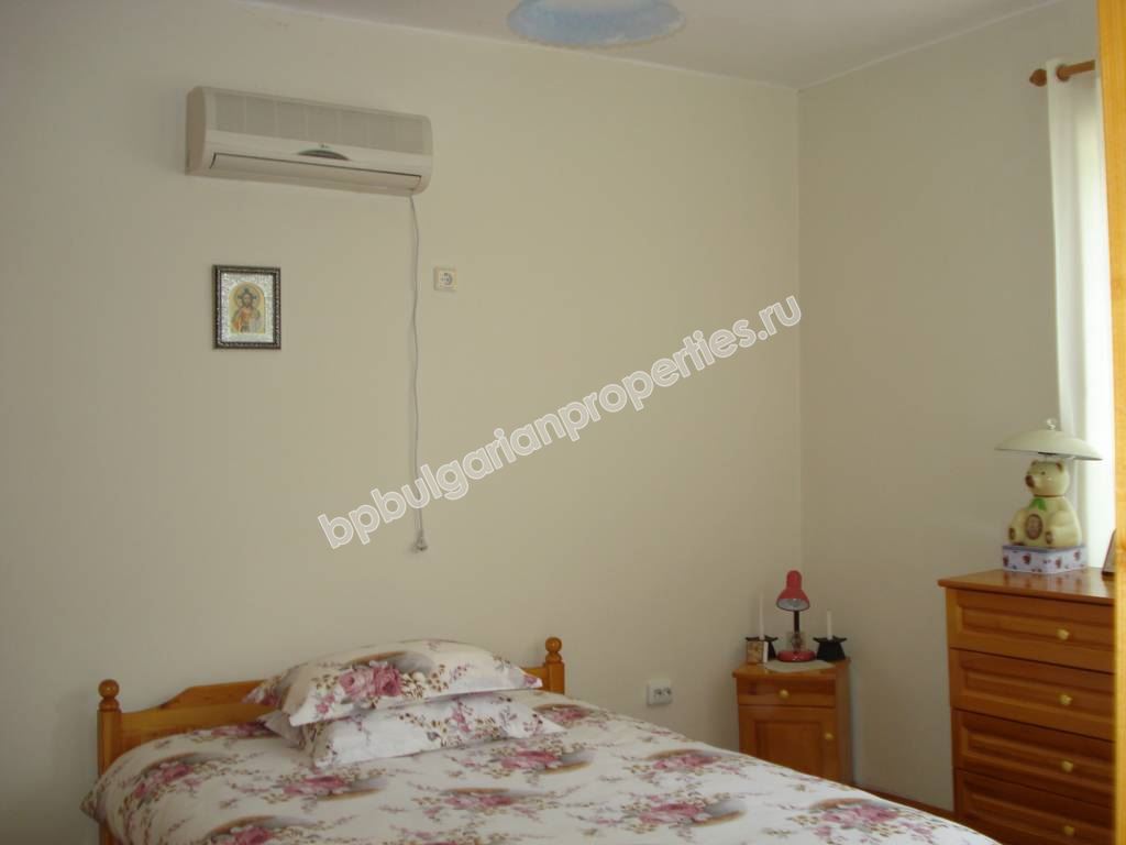 Реновирана къща с двор, област Ямбол