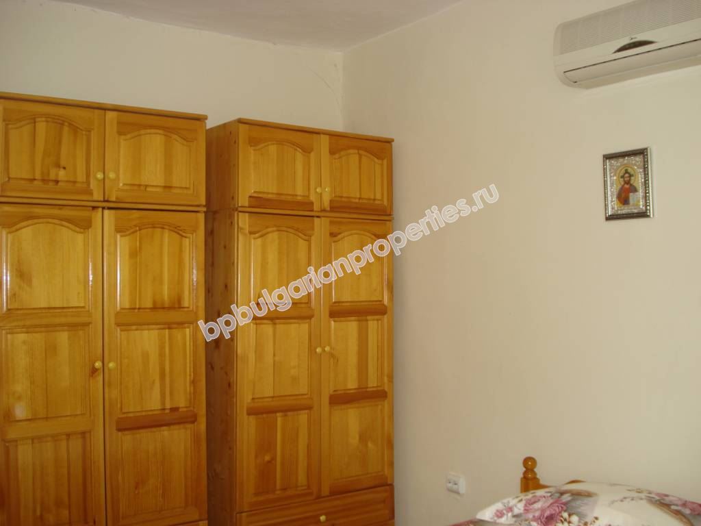 Реновирана къща с двор, област Ямбол