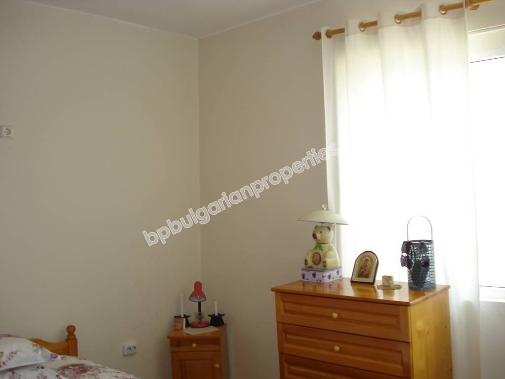 Реновирана къща с двор, област Ямбол