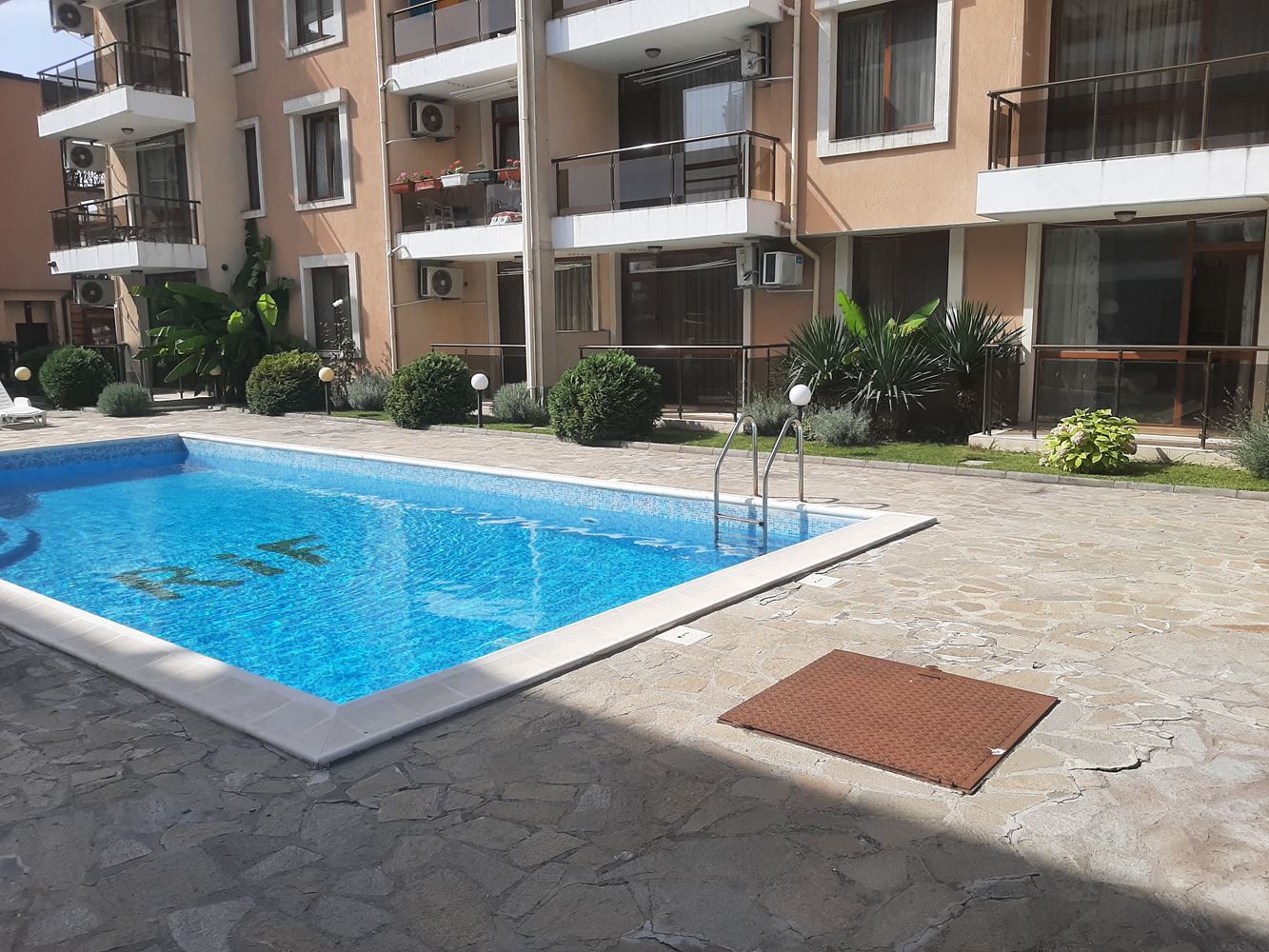 Хубав двустаен апартамент в комплексс басейн близо до морето в Равда Хубав двустаен апартамент в комплексс басейн близо до морето в Равда