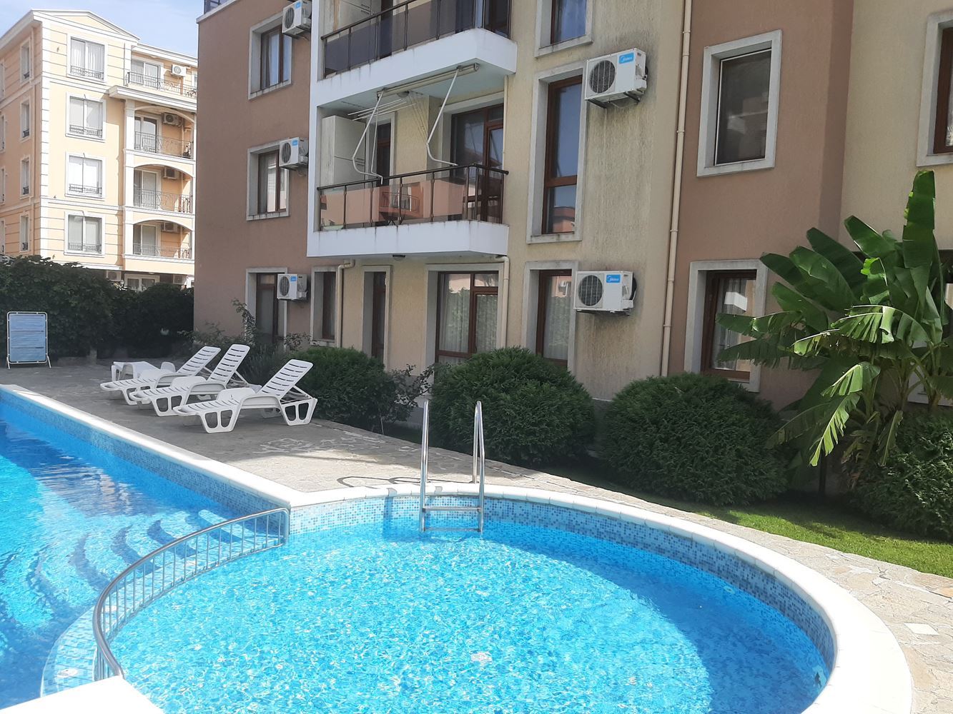 Хубав двустаен апартамент в комплексс басейн близо до морето в Равда Хубав двустаен апартамент в комплексс басейн близо до морето в Равда