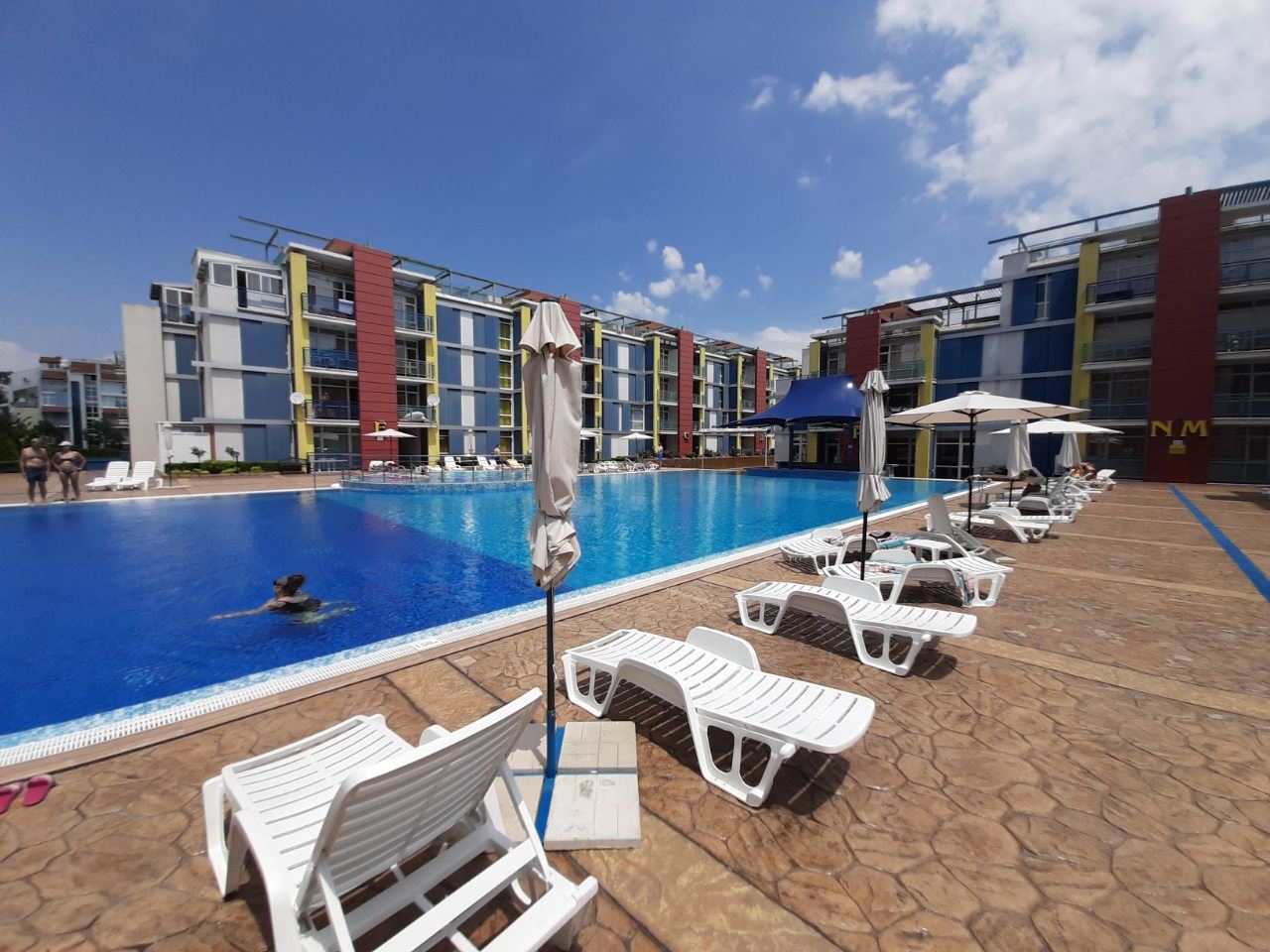 Обзаведен двустаен апартамент в затворен комплекс близо до Какао Бийч