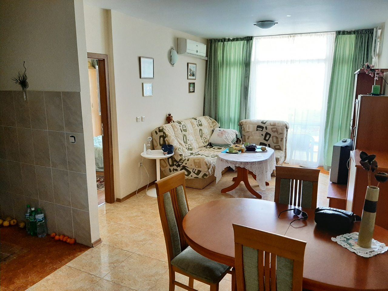 Обзаведен двустаен апартамент в затворен комплекс близо до Какао Бийч