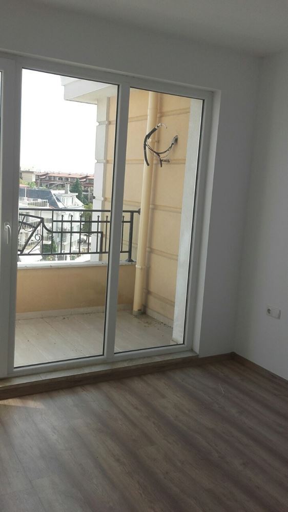 Двустаен апартамент с гледка море директно от строител