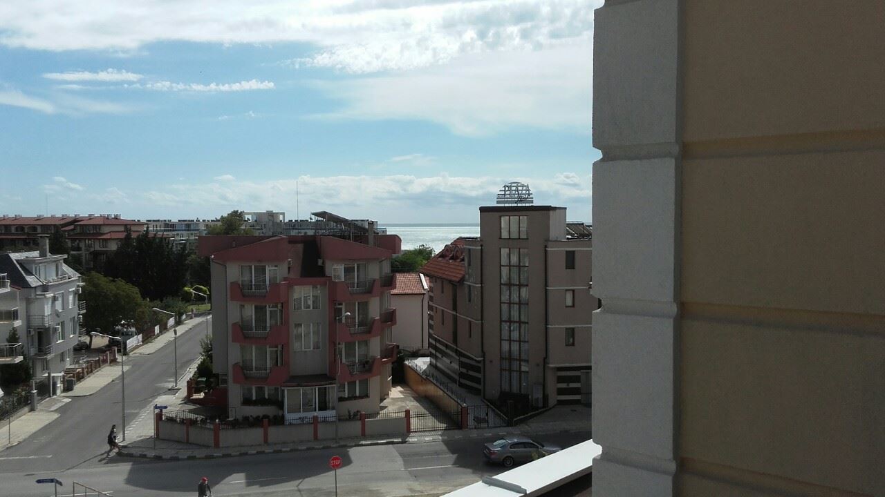 Двустаен апартамент с гледка море директно от строител