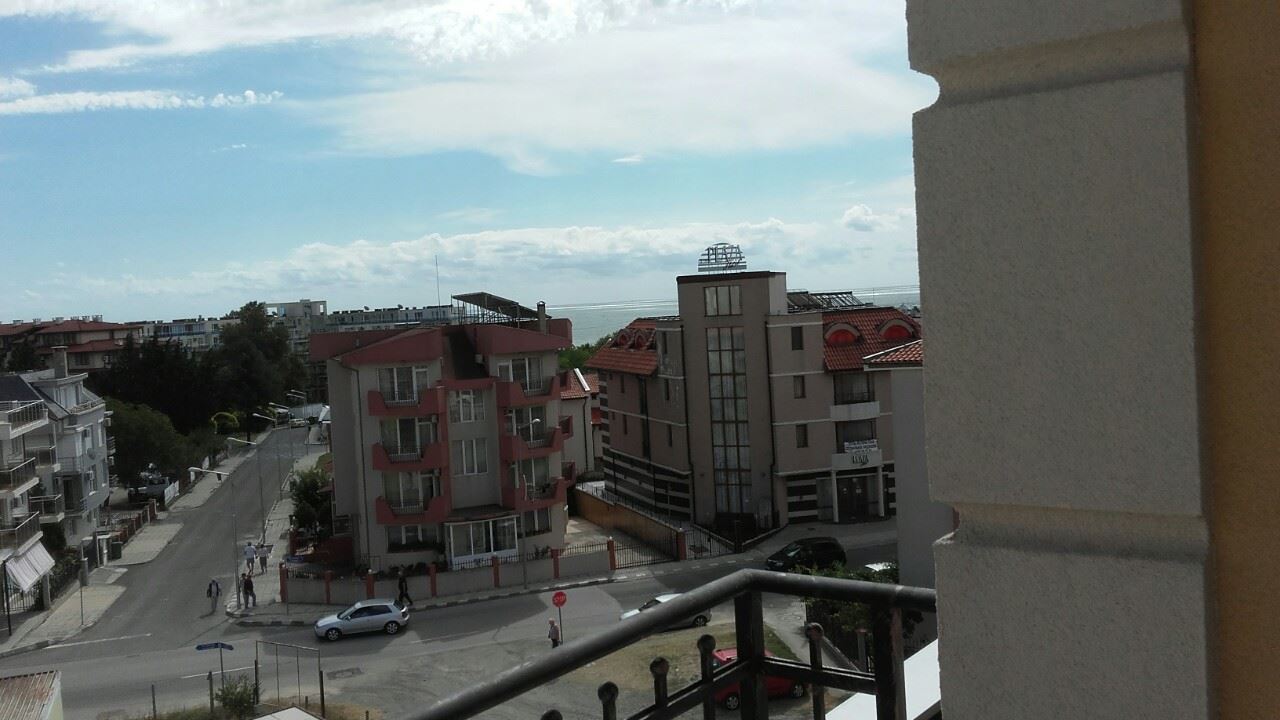 Двустаен апартамент с гледка море директно от строител