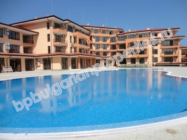 Продава апартаменти на първа линия край морето в Свети Влас