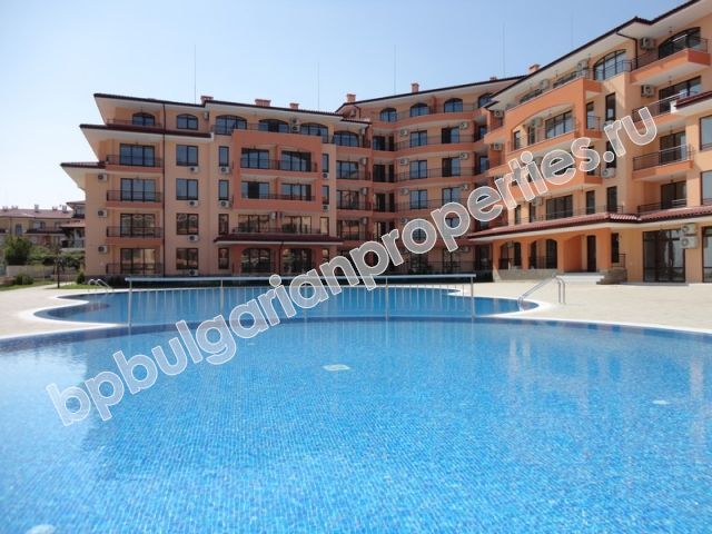 Продава апартаменти на първа линия край морето в Свети Влас