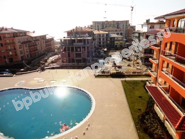 Продава апартаменти на първа линия край морето в Свети Влас