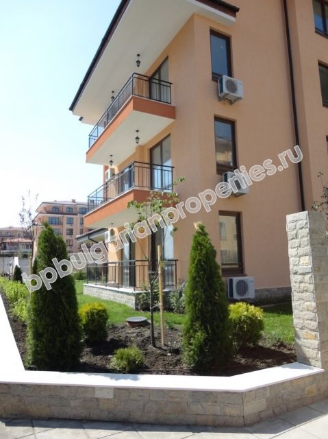 Продава апартаменти на първа линия край морето в Свети Влас