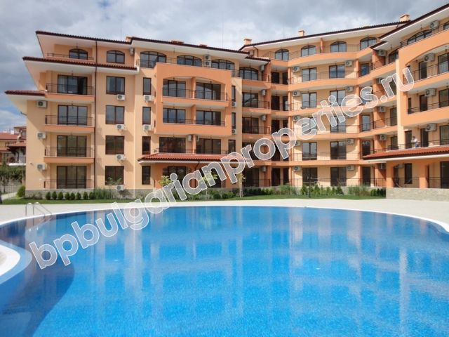 Продава апартаменти на първа линия край морето в Свети Влас