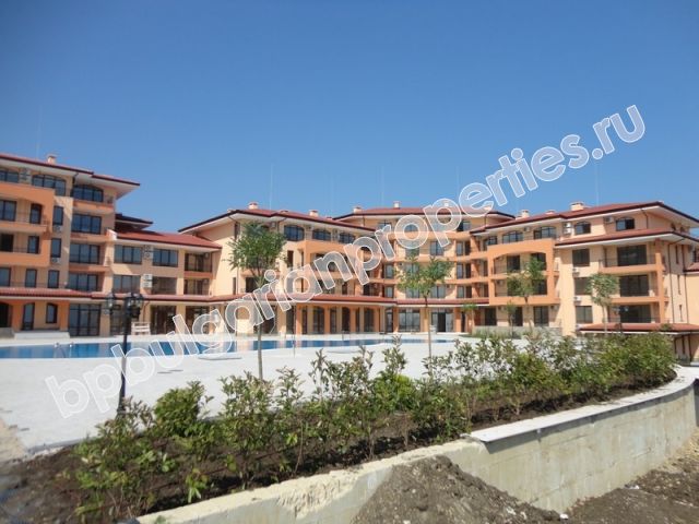 Продава апартаменти на първа линия край морето в Свети Влас