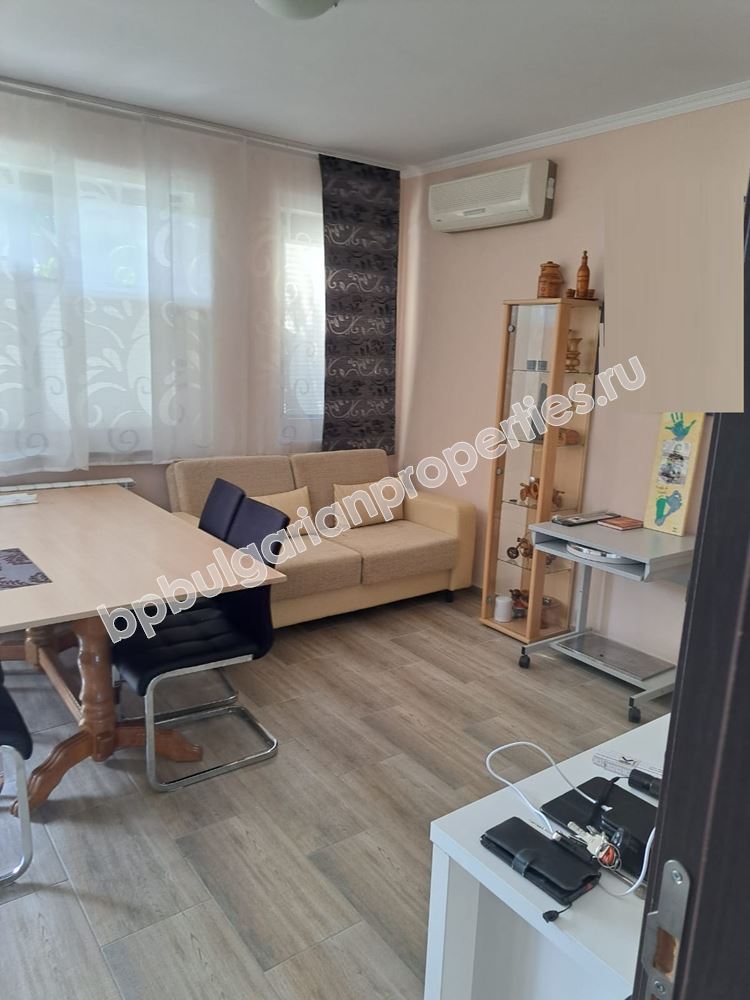 Двуетажна вила с гледка море в затворен комплекс с басейн Двуетажна вила с гледка море в затворен комплекс с басейн