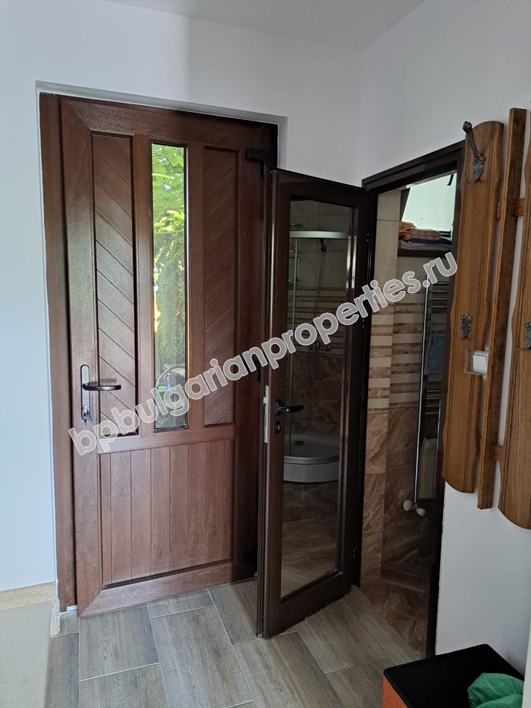 Двуетажна вила с гледка море в затворен комплекс с басейн Двуетажна вила с гледка море в затворен комплекс с басейн