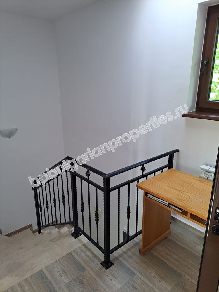 Двуетажна вила с гледка море в затворен комплекс с басейн Двуетажна вила с гледка море в затворен комплекс с басейн