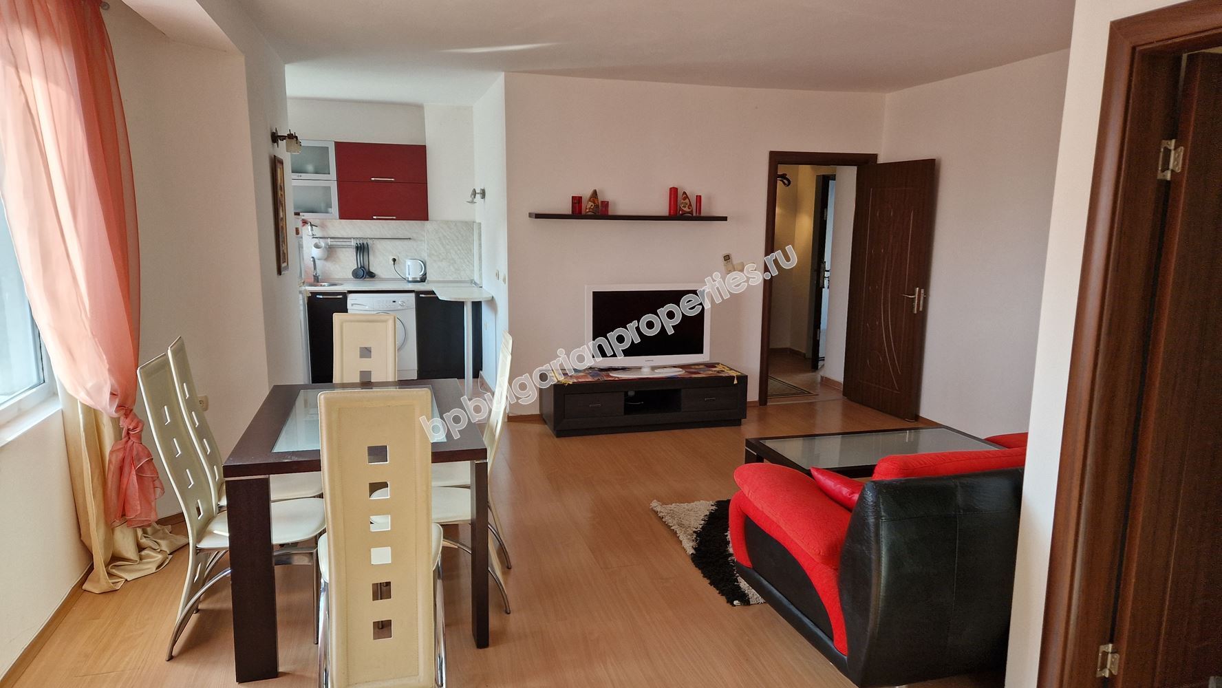 Голям двустаен апартамент с паркомясто в жилищна сграда в Равда Голям двустаен апартамент с паркомясто в жилищна сграда в Равда