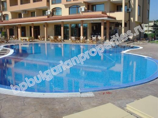 Продава луксозни апартаменти първа линия до морето в Слънчев Бряг