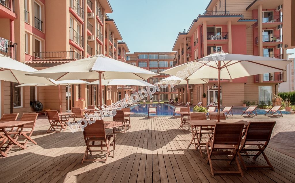 Стилни ваканционни апартаменти и много екстри комплекс Sunny View Central в Слънчев Бряг