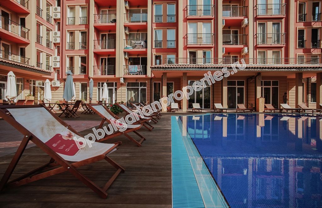 Стилни ваканционни апартаменти и много екстри комплекс Sunny View Central в Слънчев Бряг