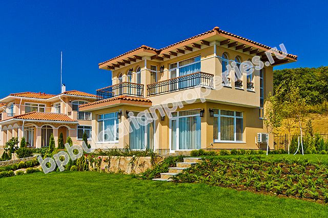 Луксозни къщи по поръчка в комплекс Sunset Villas, недалеч от к.к. Слънчев бряг
