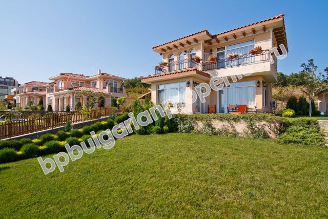 Луксозни къщи по поръчка в комплекс Sunset Villas, недалеч от к.к. Слънчев бряг