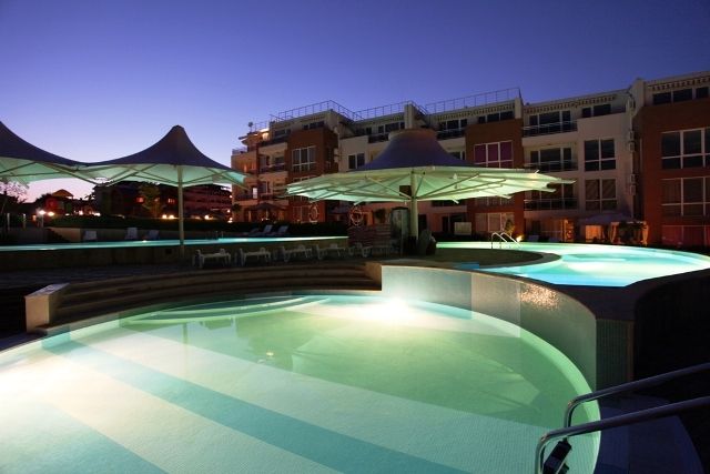 Продава луксозни апартаменти в „Sunny Island” комплекс в Черноморец