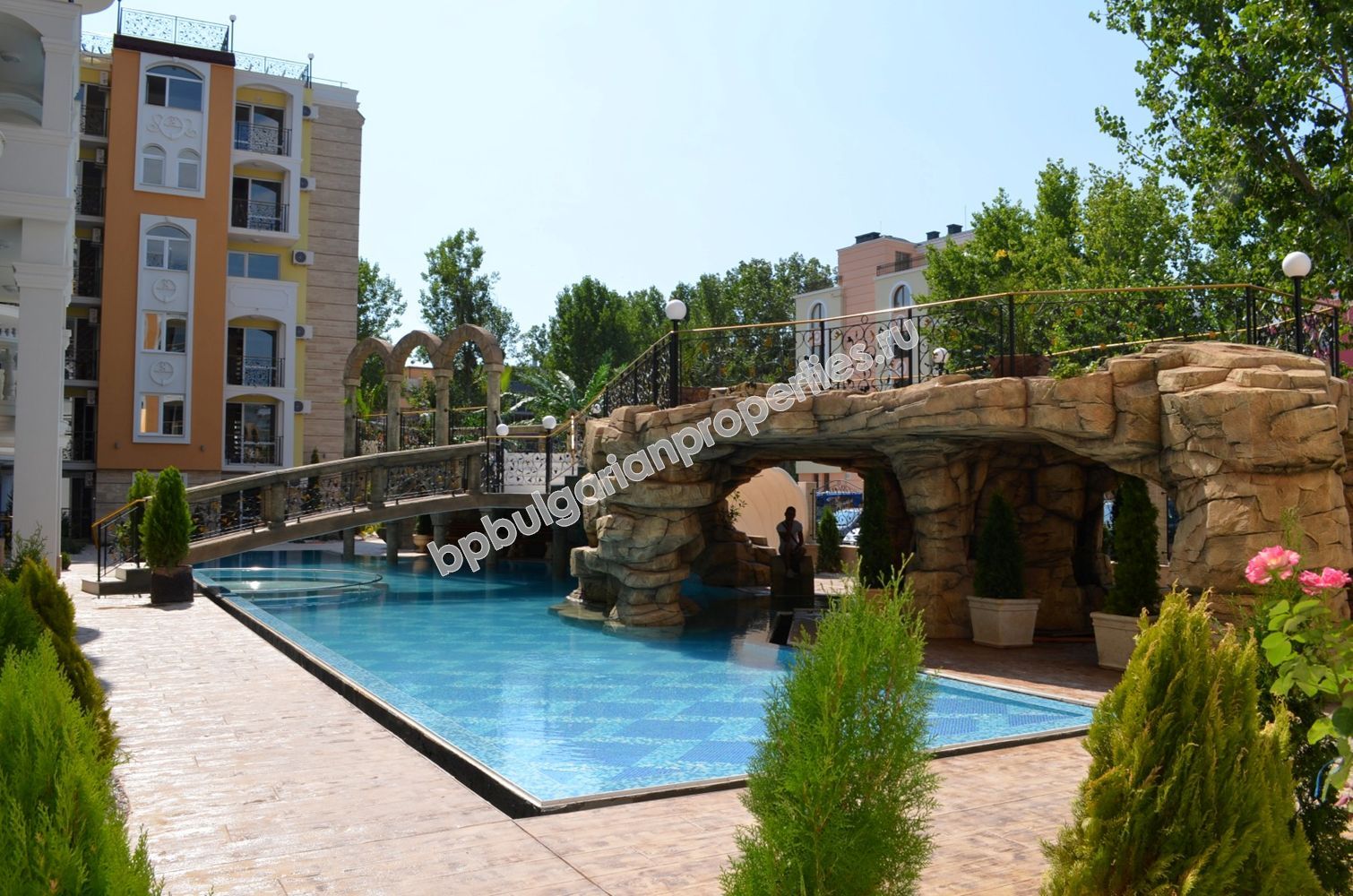 Луксозни мебелирани апартаменти за продажба в курорта Слънчев Бряг