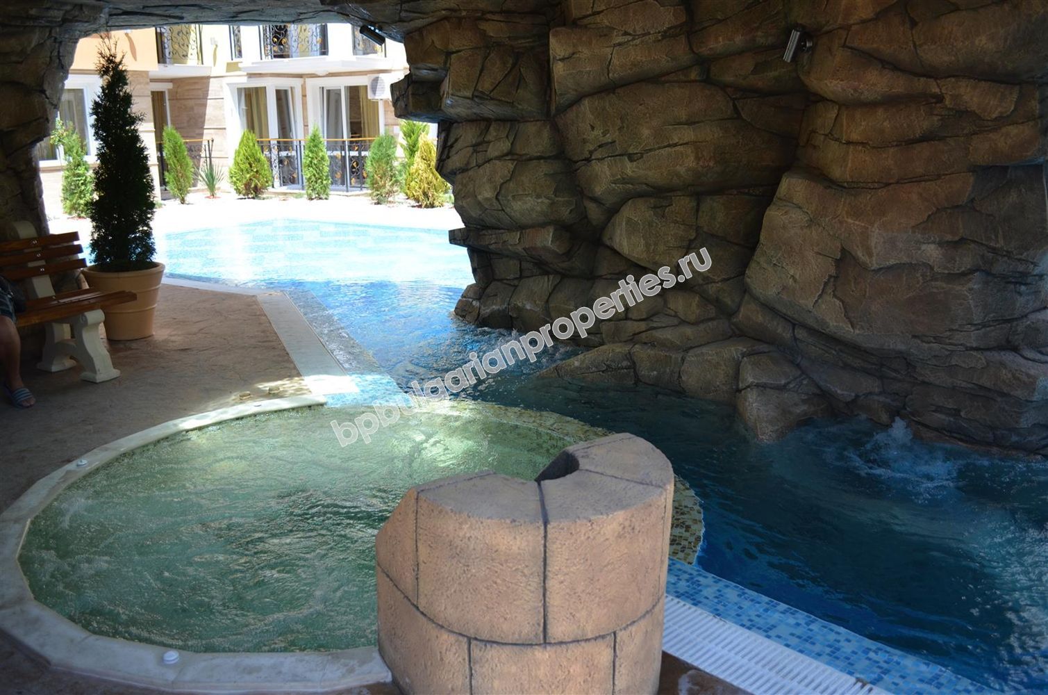 Луксозни мебелирани апартаменти за продажба в курорта Слънчев Бряг