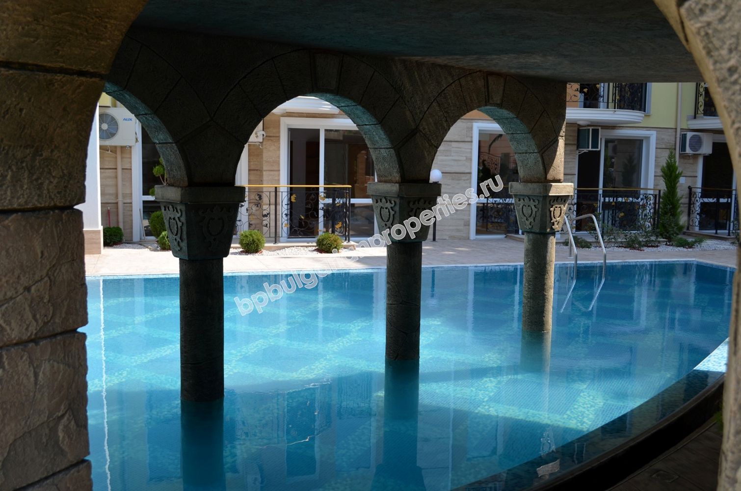 Луксозни мебелирани апартаменти за продажба в курорта Слънчев Бряг