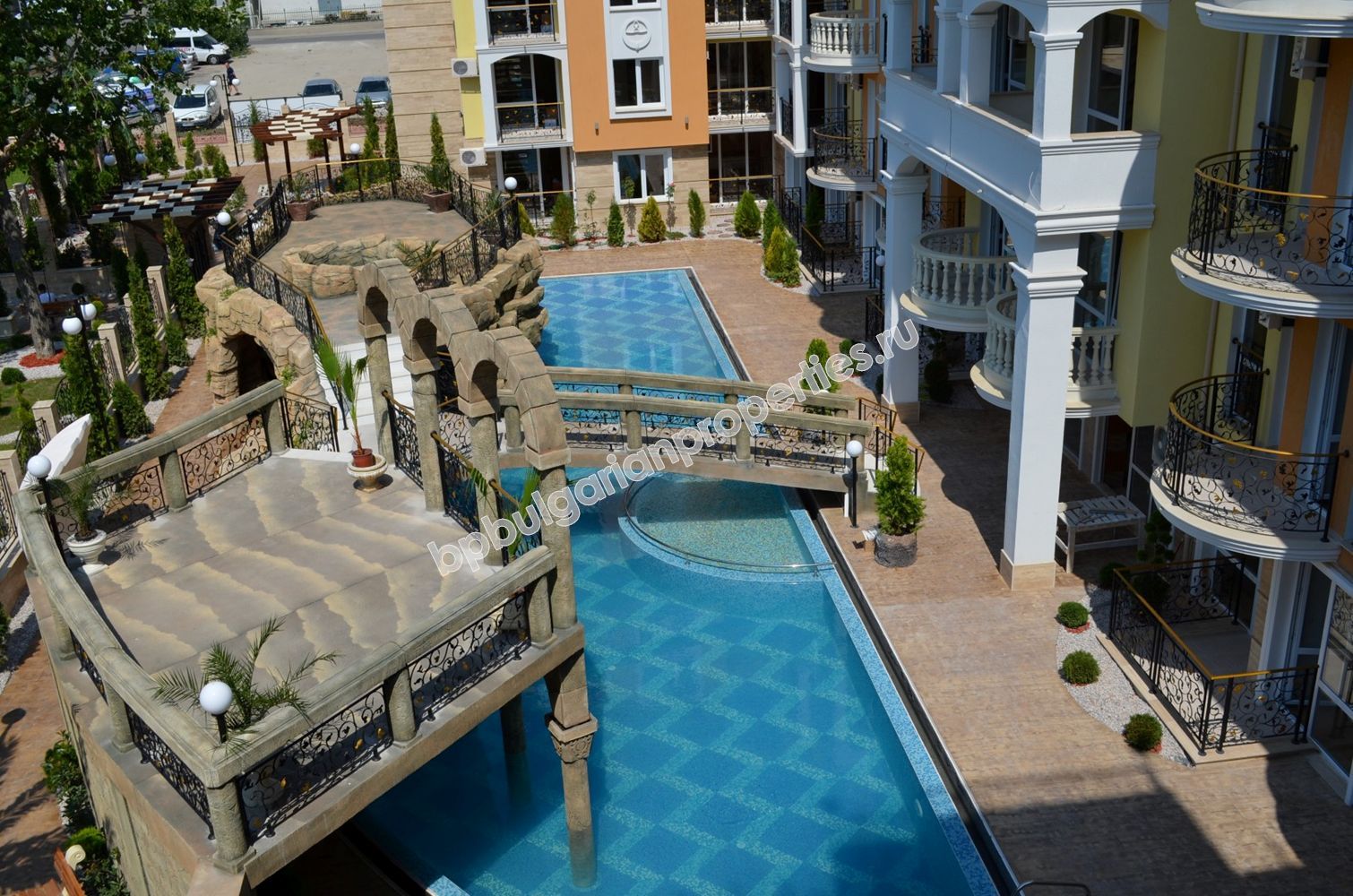 Луксозни мебелирани апартаменти за продажба в курорта Слънчев Бряг