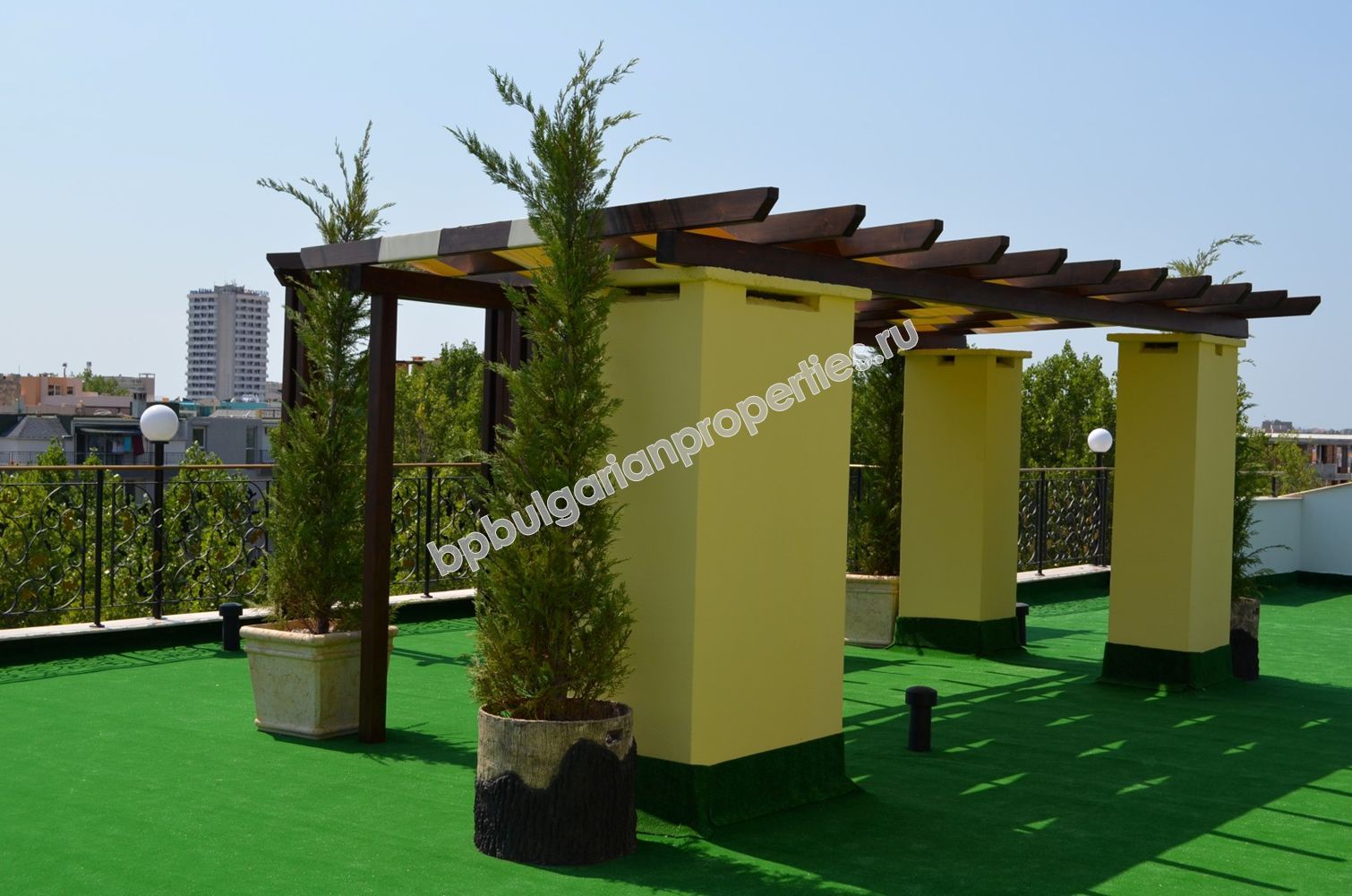 Луксозни мебелирани апартаменти за продажба в курорта Слънчев Бряг