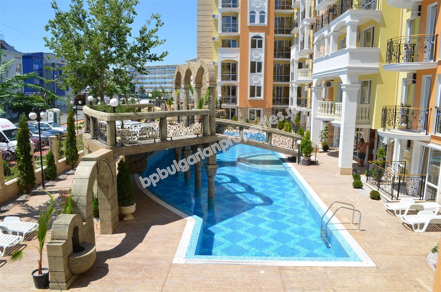 Луксозни мебелирани апартаменти за продажба в курорта Слънчев Бряг