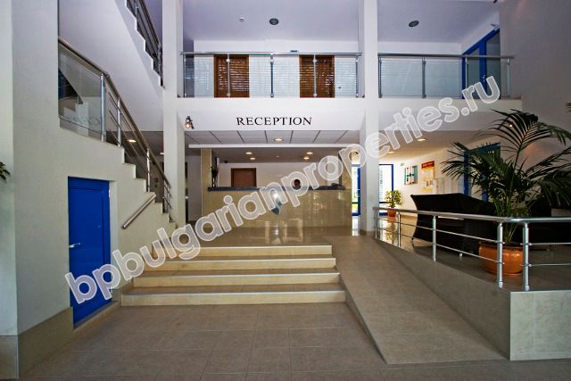 Луксозен апартамент на брега на морето за продажба в курорта Слънчев Бряг